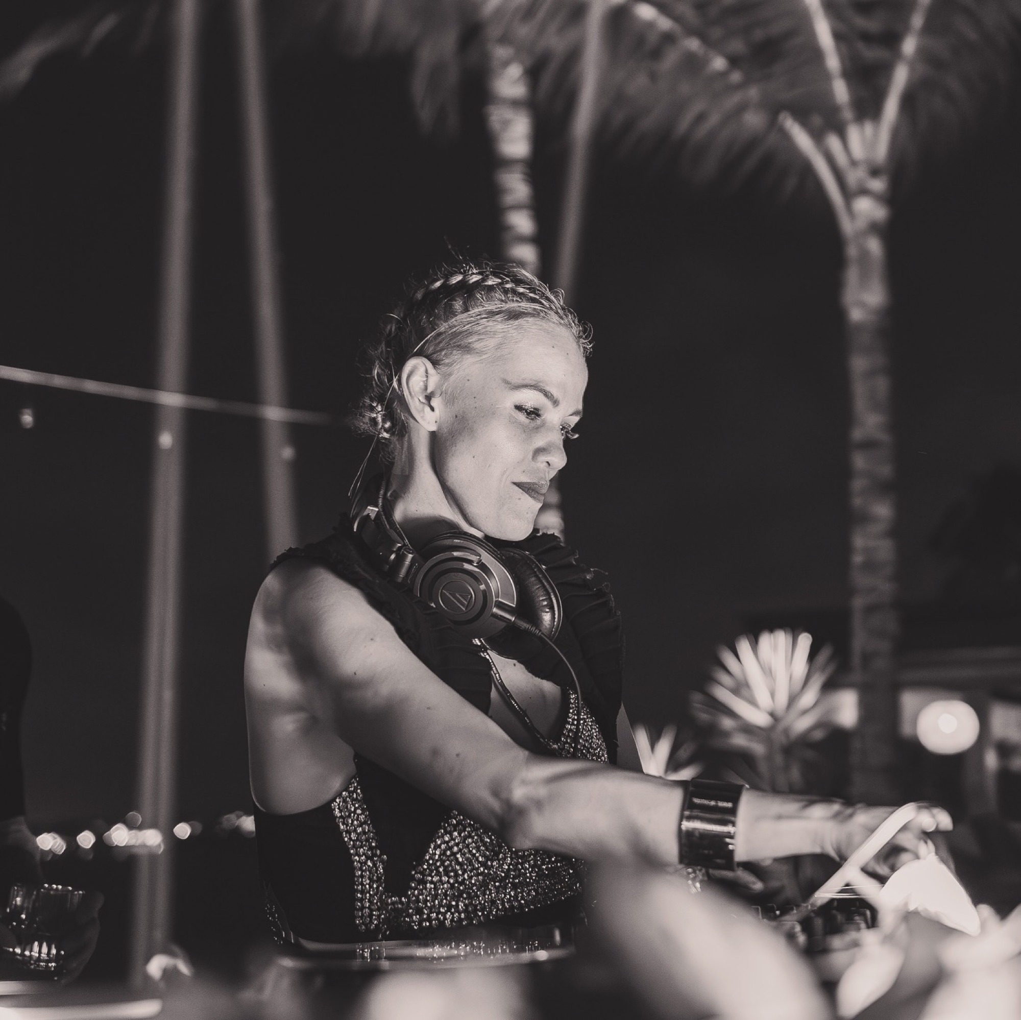 Jazzy O DJing — Ulu Cliffhouse Full Moon